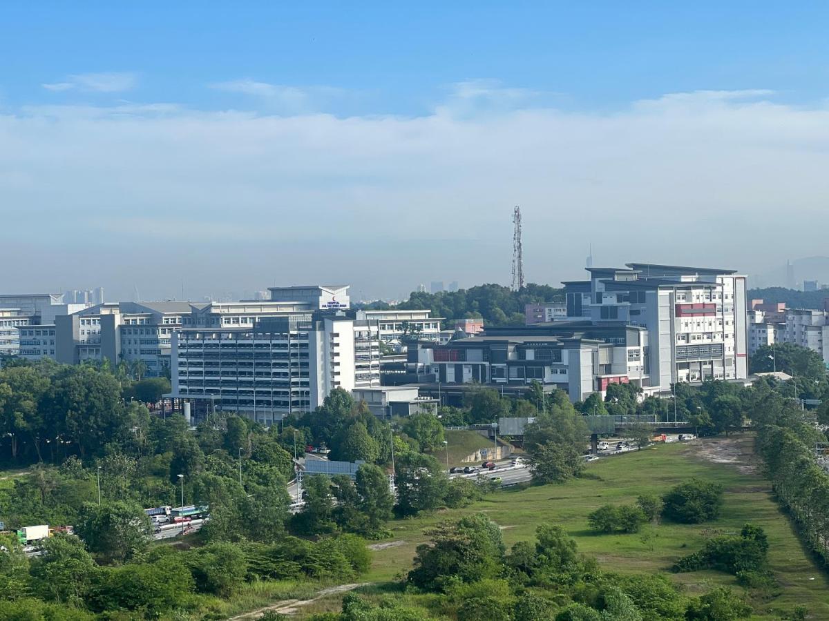Mucihome Clio 3R2B, Putrajaya Condo Near To Ioi City Mall, Alamanda, Hospital Serdang, Wetland Studio Kru Dll- Non Smoking Home For Malaysian Only Экстерьер фото